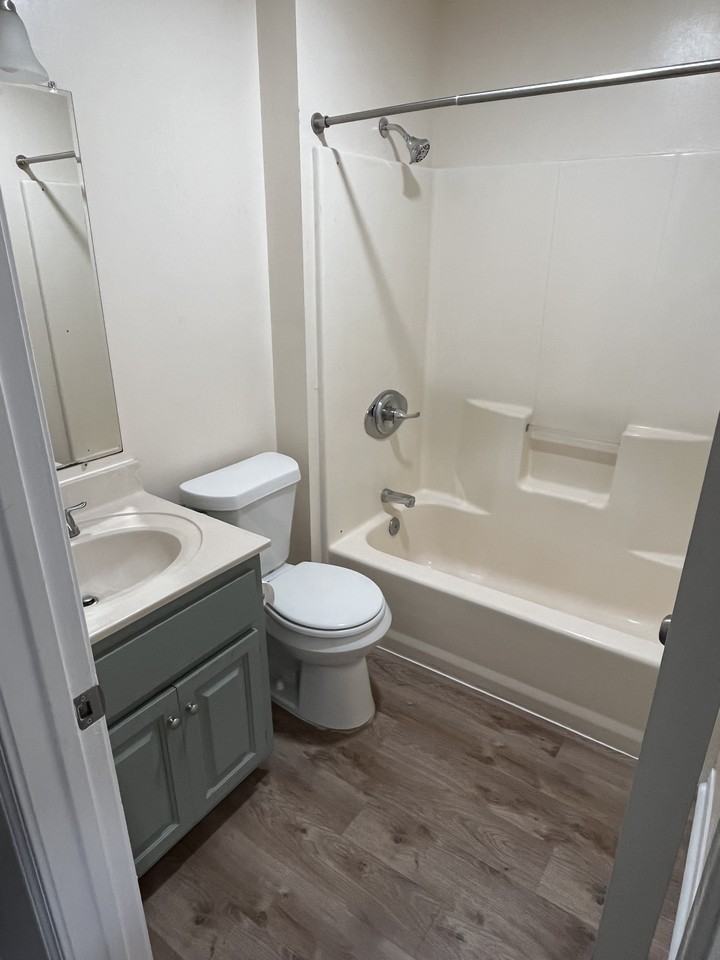 421 Palmetto Ct #NA - Photo 2 of 10