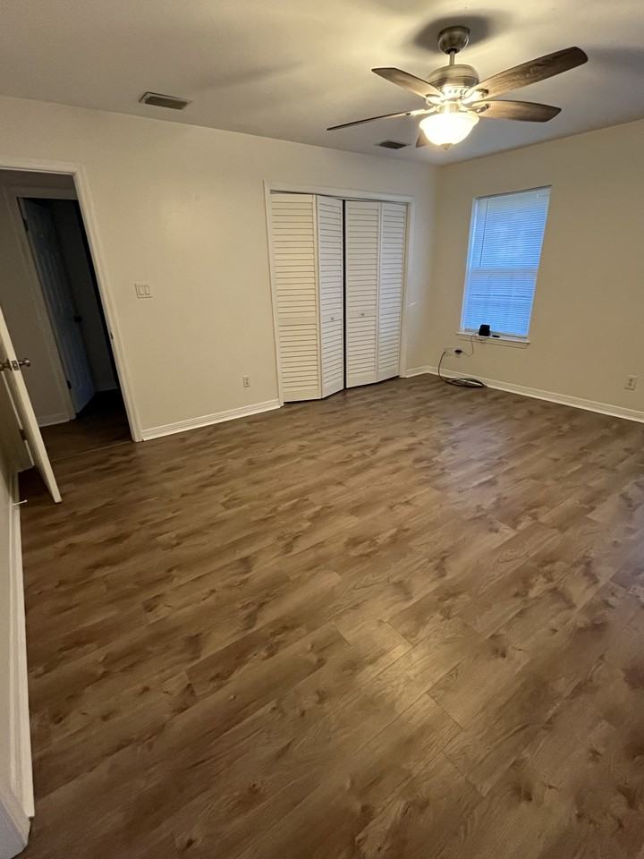421 Palmetto Ct #NA - Photo 5 of 10