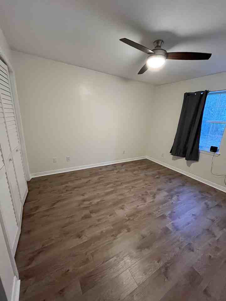421 Palmetto Ct #NA - Photo 6 of 10