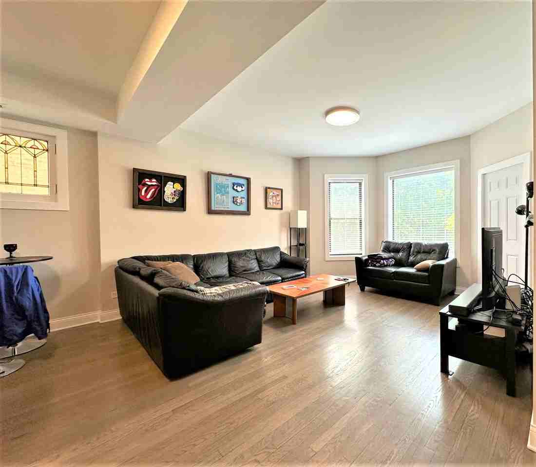 4435 N Paulina St #4435-2 - Photo 5 of 33