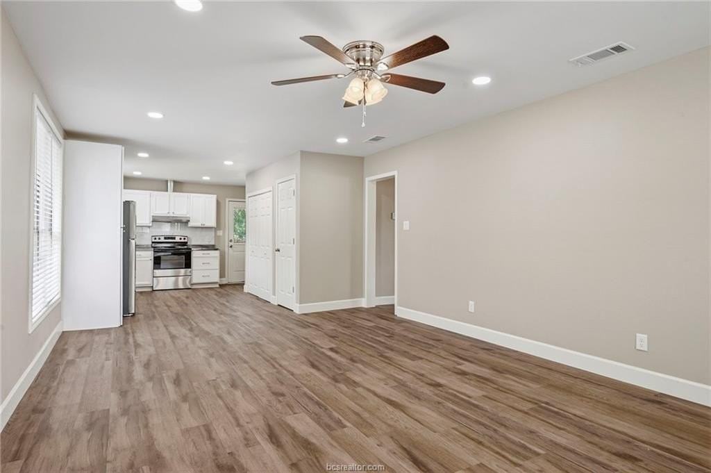 1016 E 28th St - Photo 2 of 13