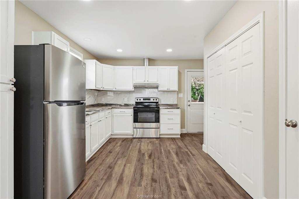 1016 E 28th St - Photo 4 of 13