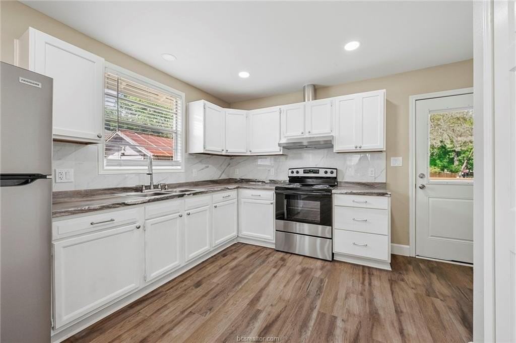1016 E 28th St - Photo 5 of 13