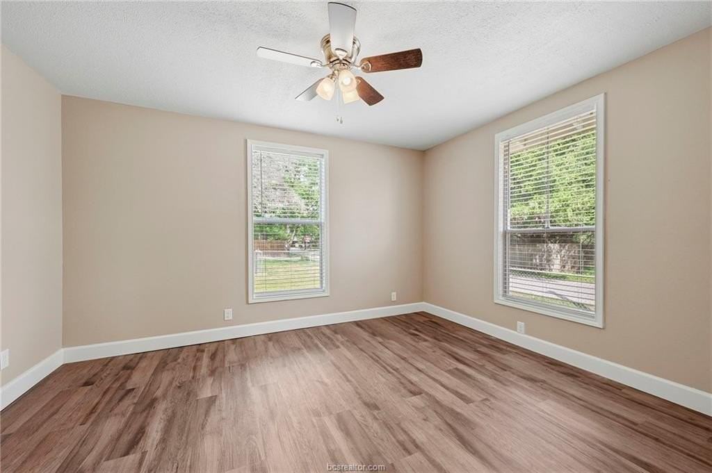 1016 E 28th St - Photo 7 of 13