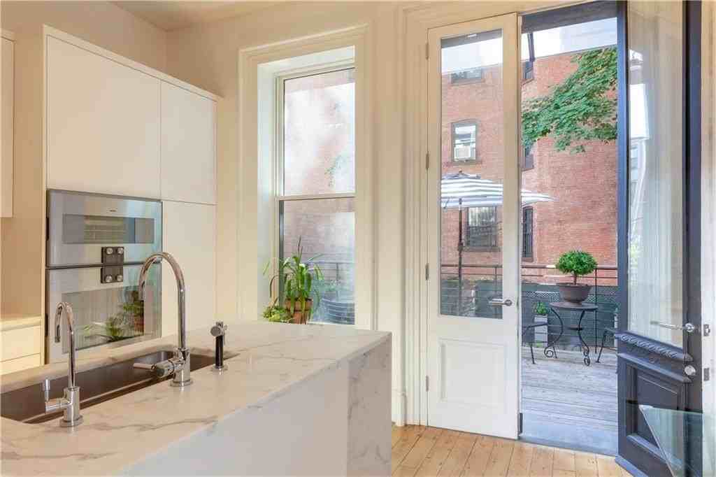 189 6th Ave #4 - Photo 7 of 19