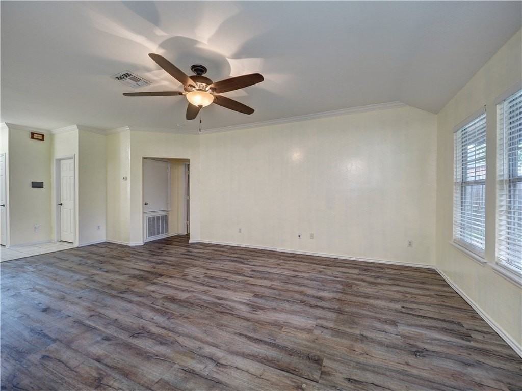 1129 Cupertino St - Photo 3 of 24