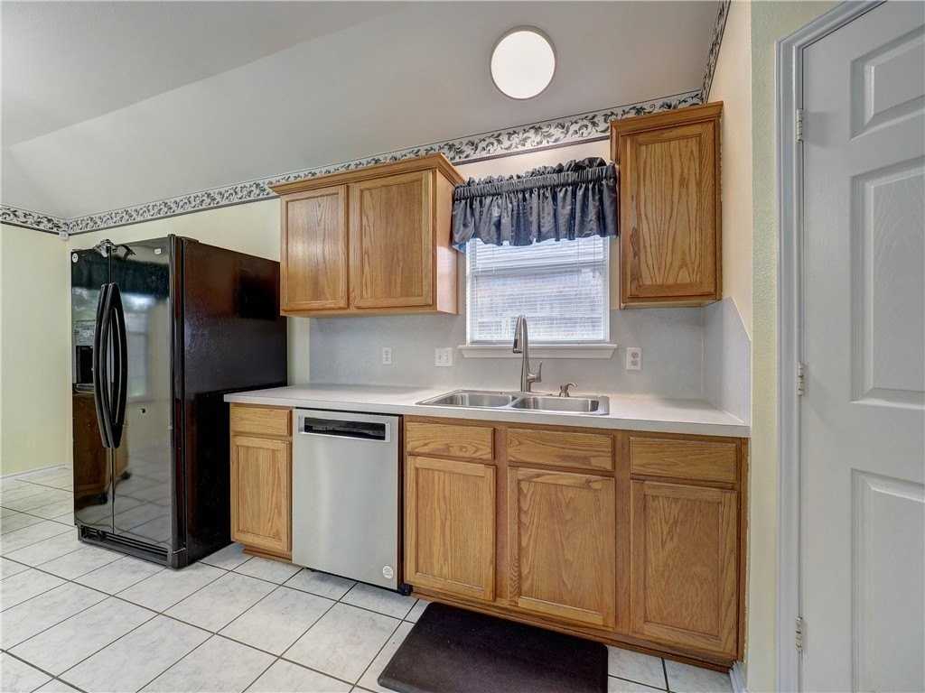 1129 Cupertino St - Photo 7 of 24