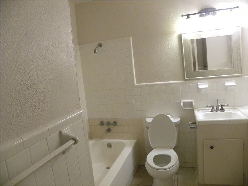4618 Wooldridge Rd - Photo 4 of 9