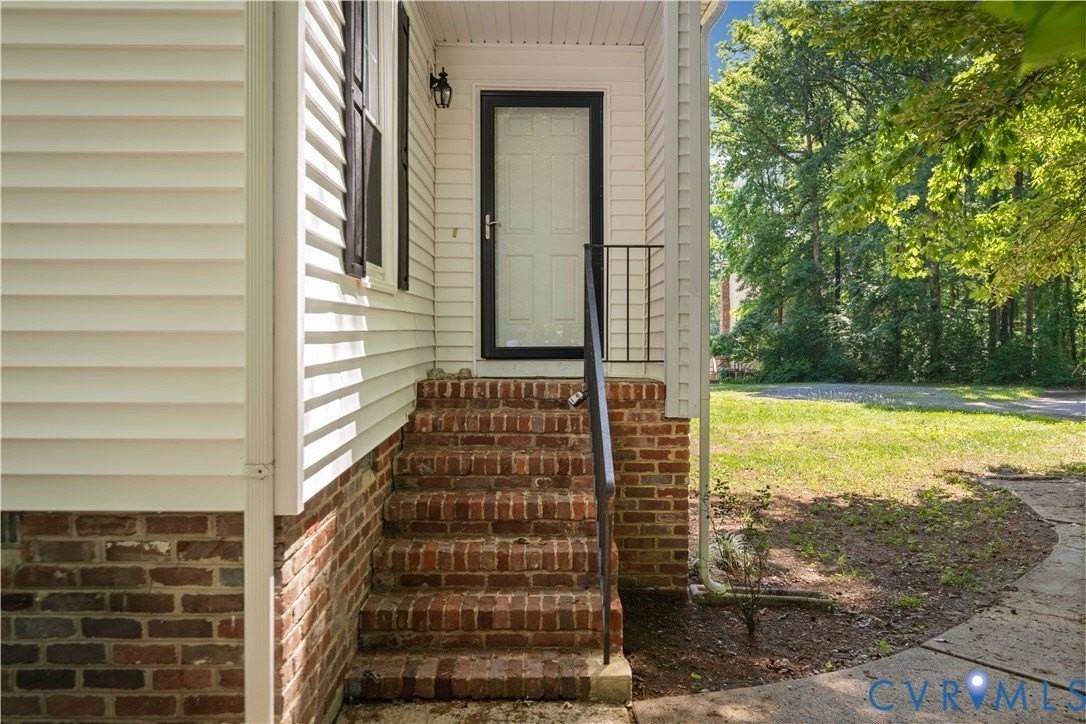 1704 Taft Pl #B - Photo 3 of 24