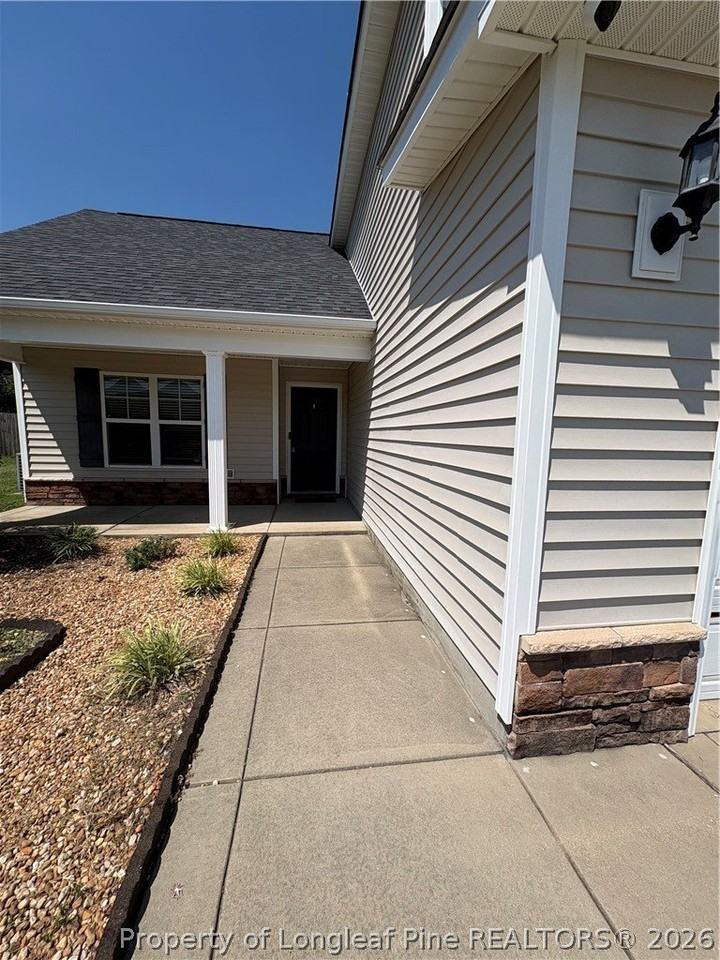 365 Roanoke Dr - Photo 3 of 35