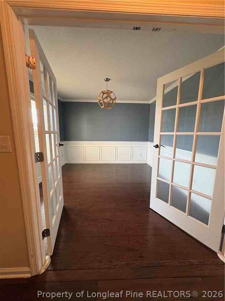 365 Roanoke Dr - Photo 6 of 35