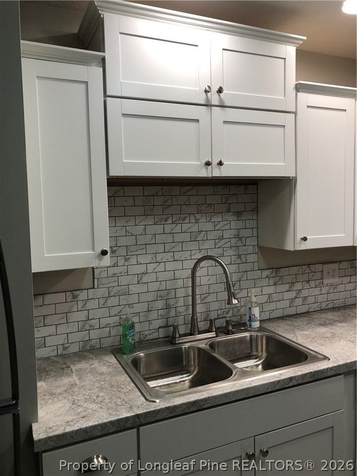 6341 Rockford Dr - Photo 5 of 22