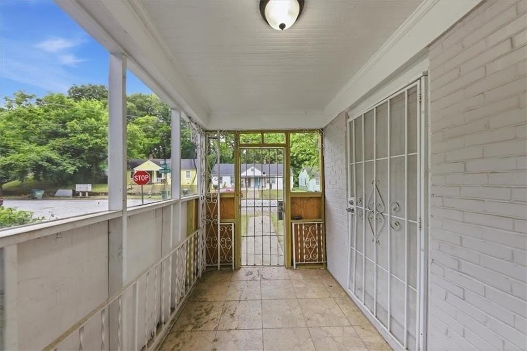 154 Lawton St Sw - Photo 3 of 24