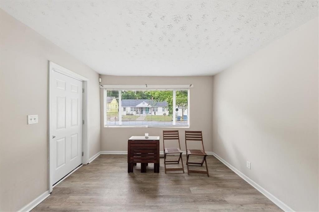 154 Lawton St Sw - Photo 4 of 24