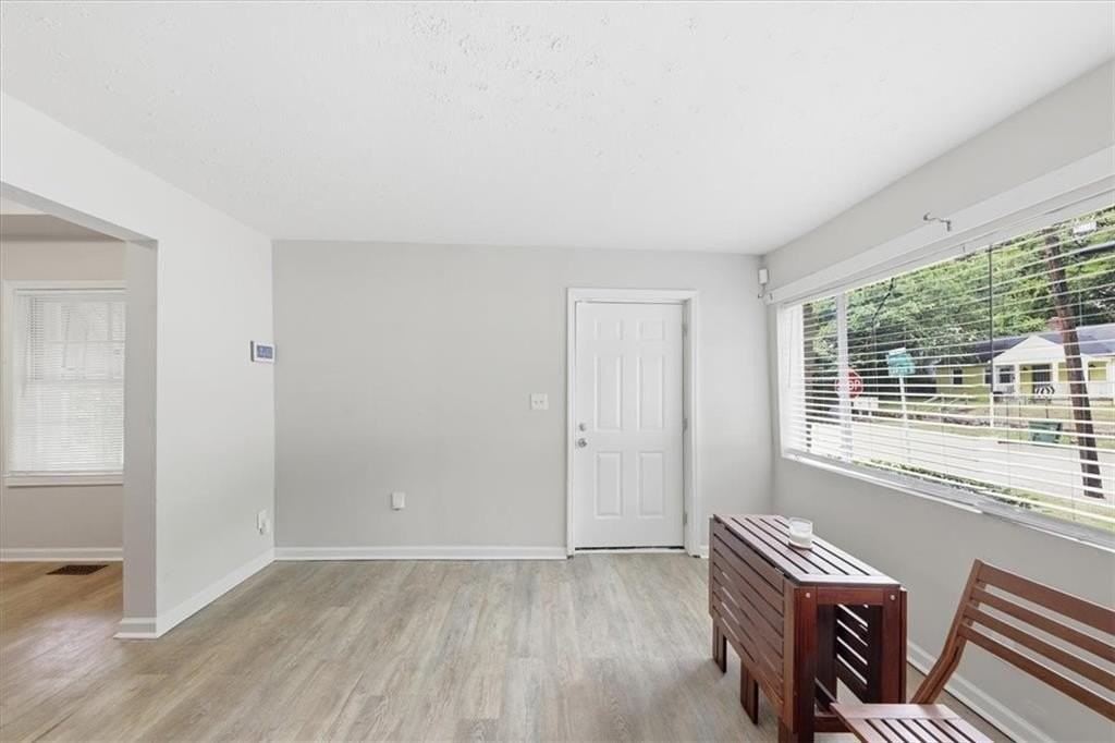 154 Lawton St Sw - Photo 7 of 24
