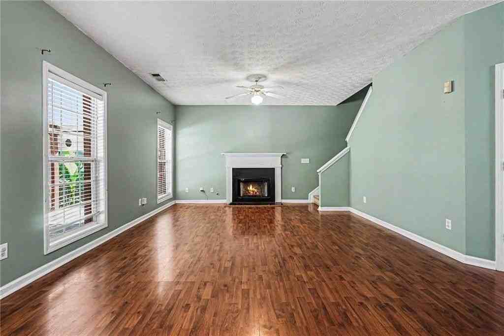 375 Clairidge Ln - Photo 5 of 28