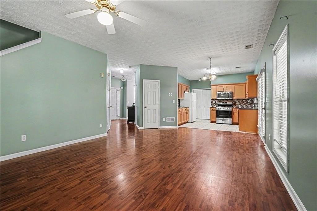 375 Clairidge Ln - Photo 6 of 28