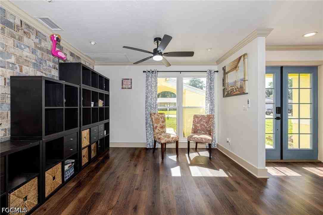 2507 Lakeview Dr - Photo 4 of 32