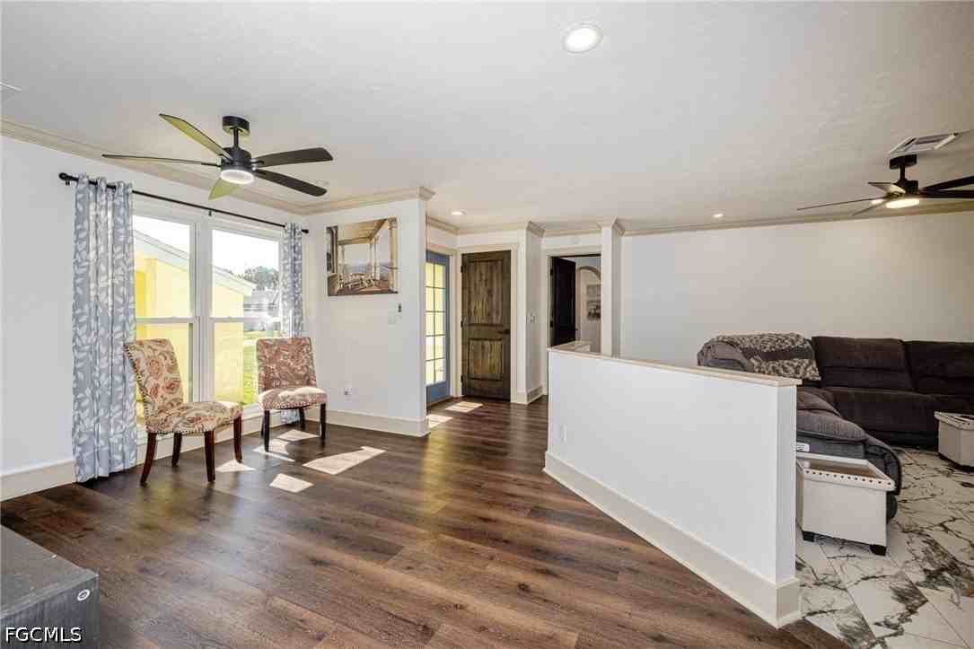 2507 Lakeview Dr - Photo 6 of 32