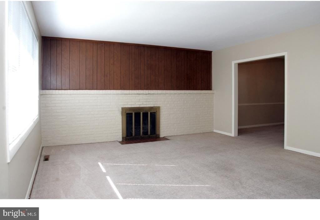17 Wayne Dr - Photo 2 of 22