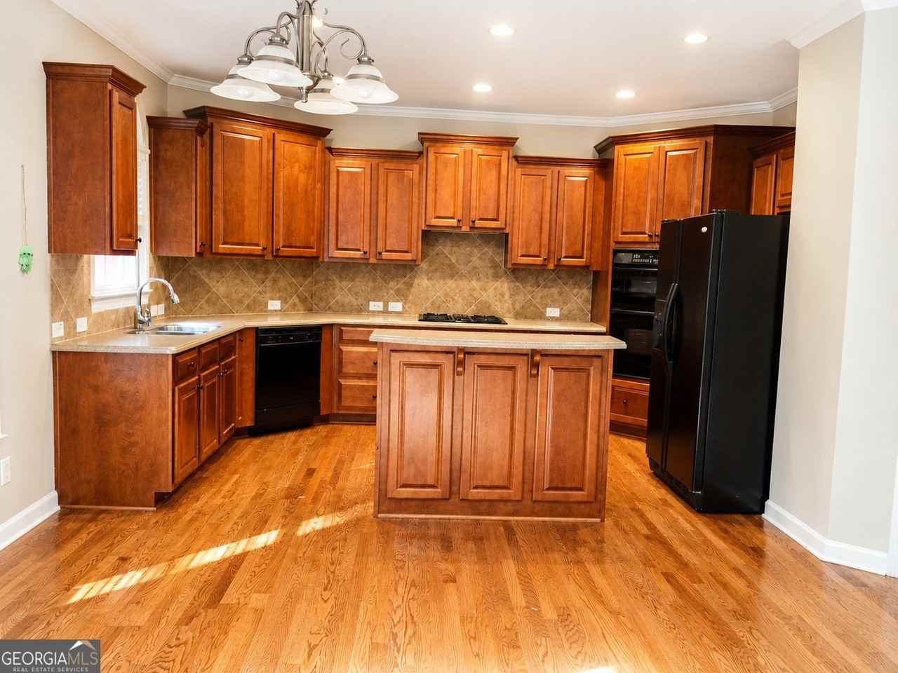 3391 Fieldwood Dr - Photo 3 of 8