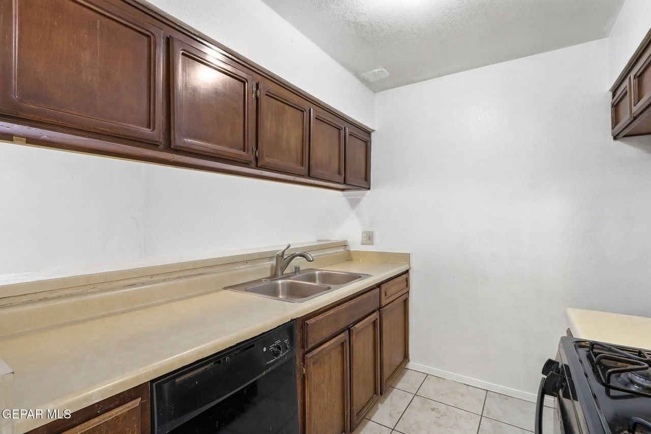 3208 Isla Morada Dr - Photo 4 of 12