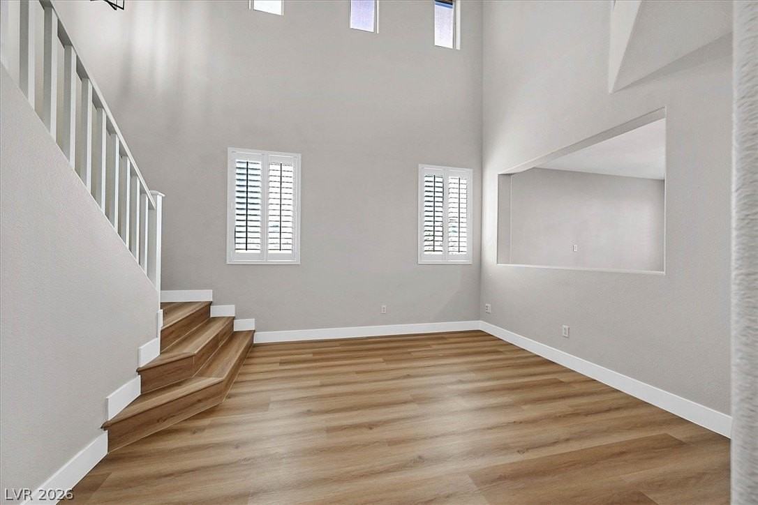 9404 Jewel Lake Ave - Photo 3 of 25