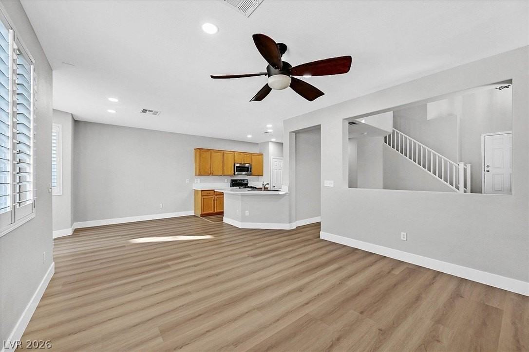 9404 Jewel Lake Ave - Photo 5 of 25