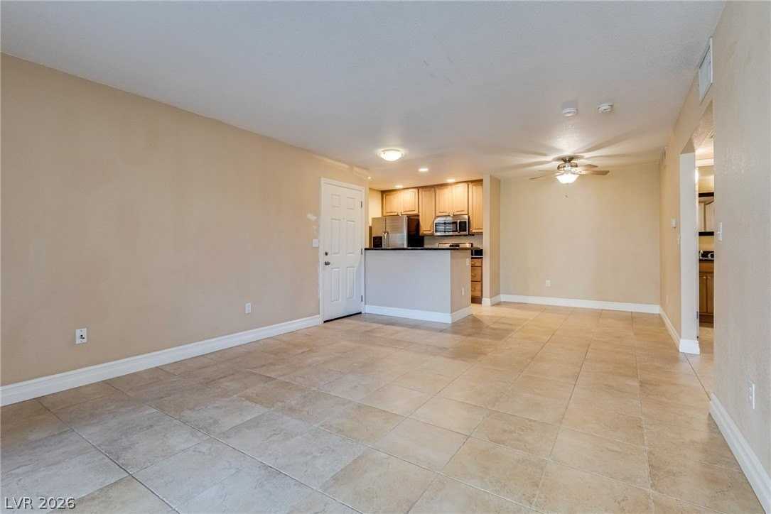 1900 Villa Palms Ct #103 - Photo 5 of 15