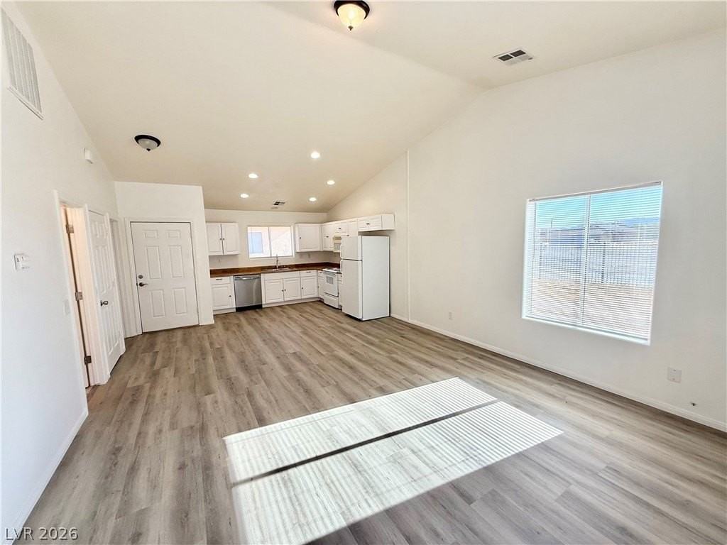 1070 Potro Ave #4 - Photo 3 of 16