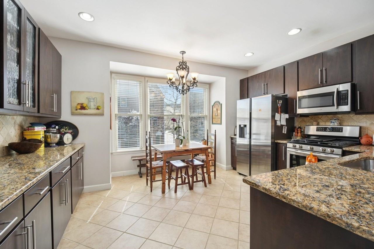 428 Newburgh Ct #428 - Photo 7 of 48