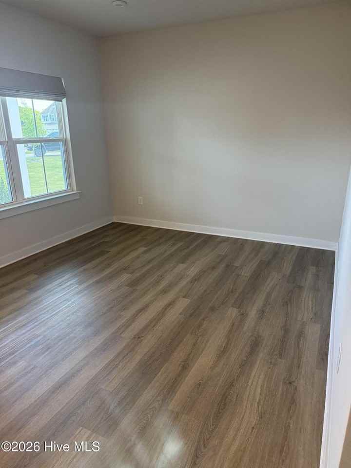 407 Green Lake Rd - Photo 3 of 31