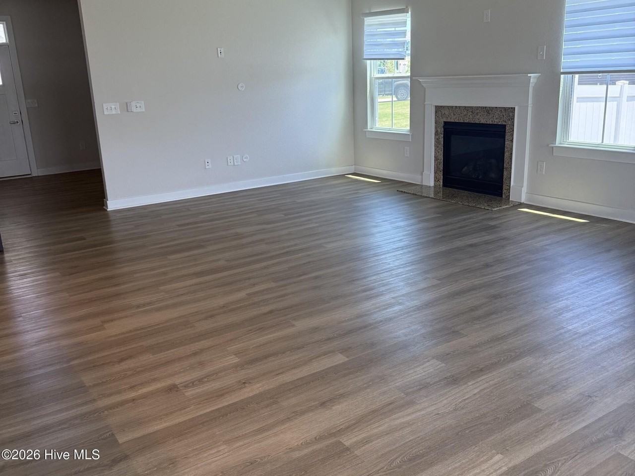 407 Green Lake Rd - Photo 6 of 31