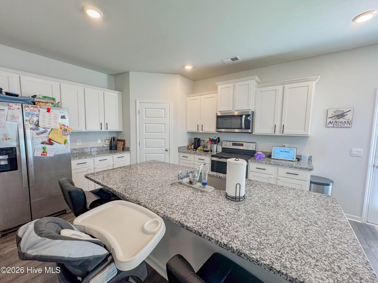 5062 Captain Dr - Photo 6 of 18