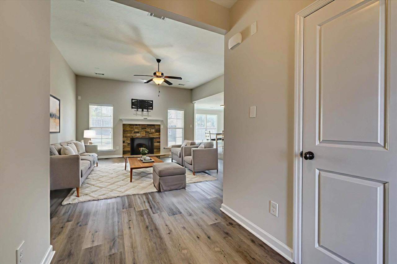 124 Radcliff Dr - Photo 5 of 45