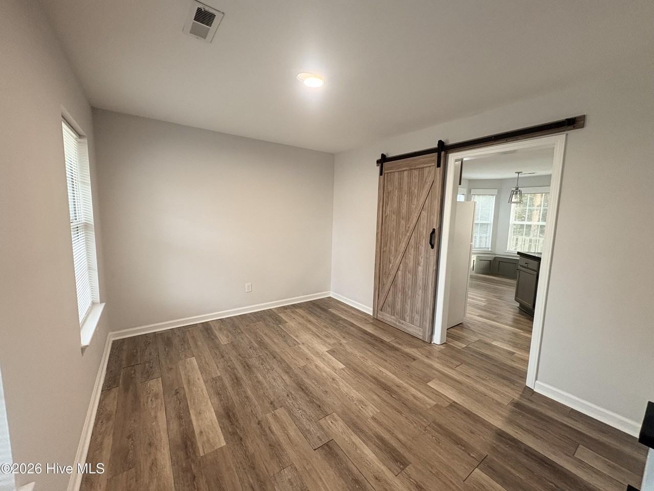5408 Ibis Ct - Photo 3 of 21