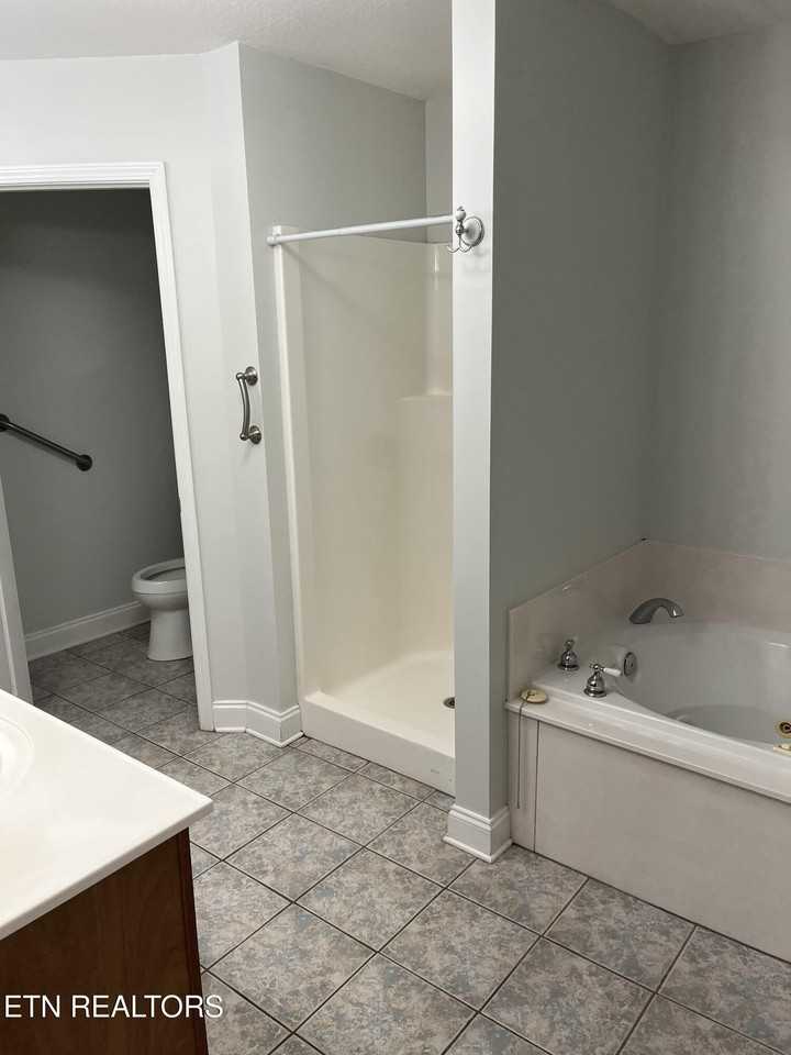 1817 Andy Ln - Photo 5 of 10
