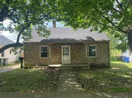 featured image of 706 Golfview Dr