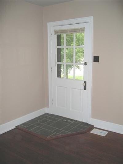 706 Golfview Dr - Photo 3 of 21