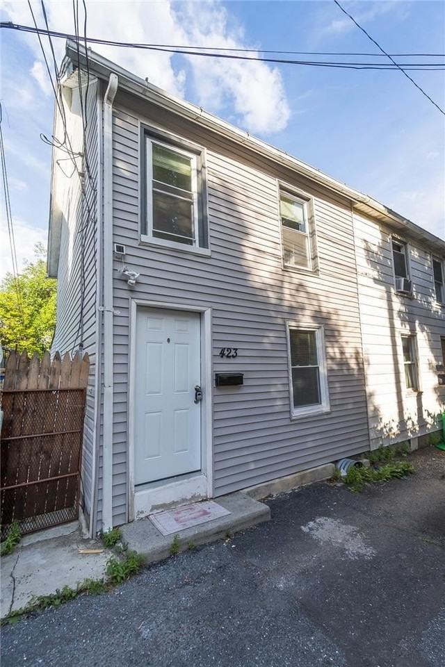 423 Bellevue St - Photo 2 of 24