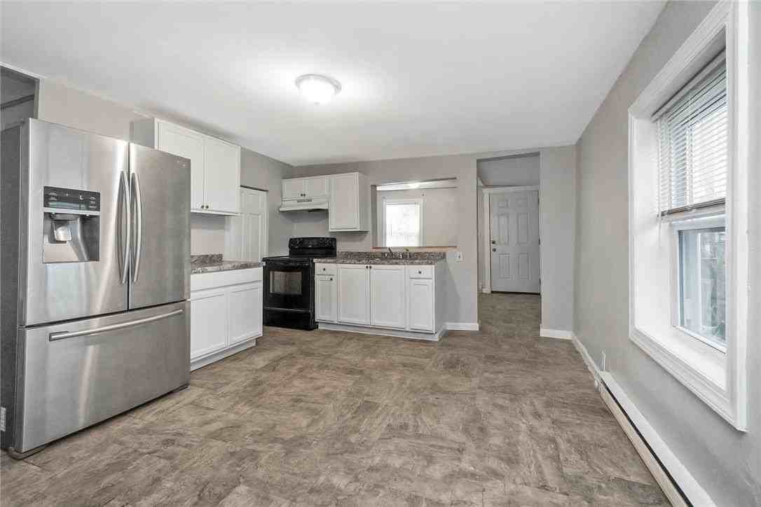 423 Bellevue St - Photo 6 of 24