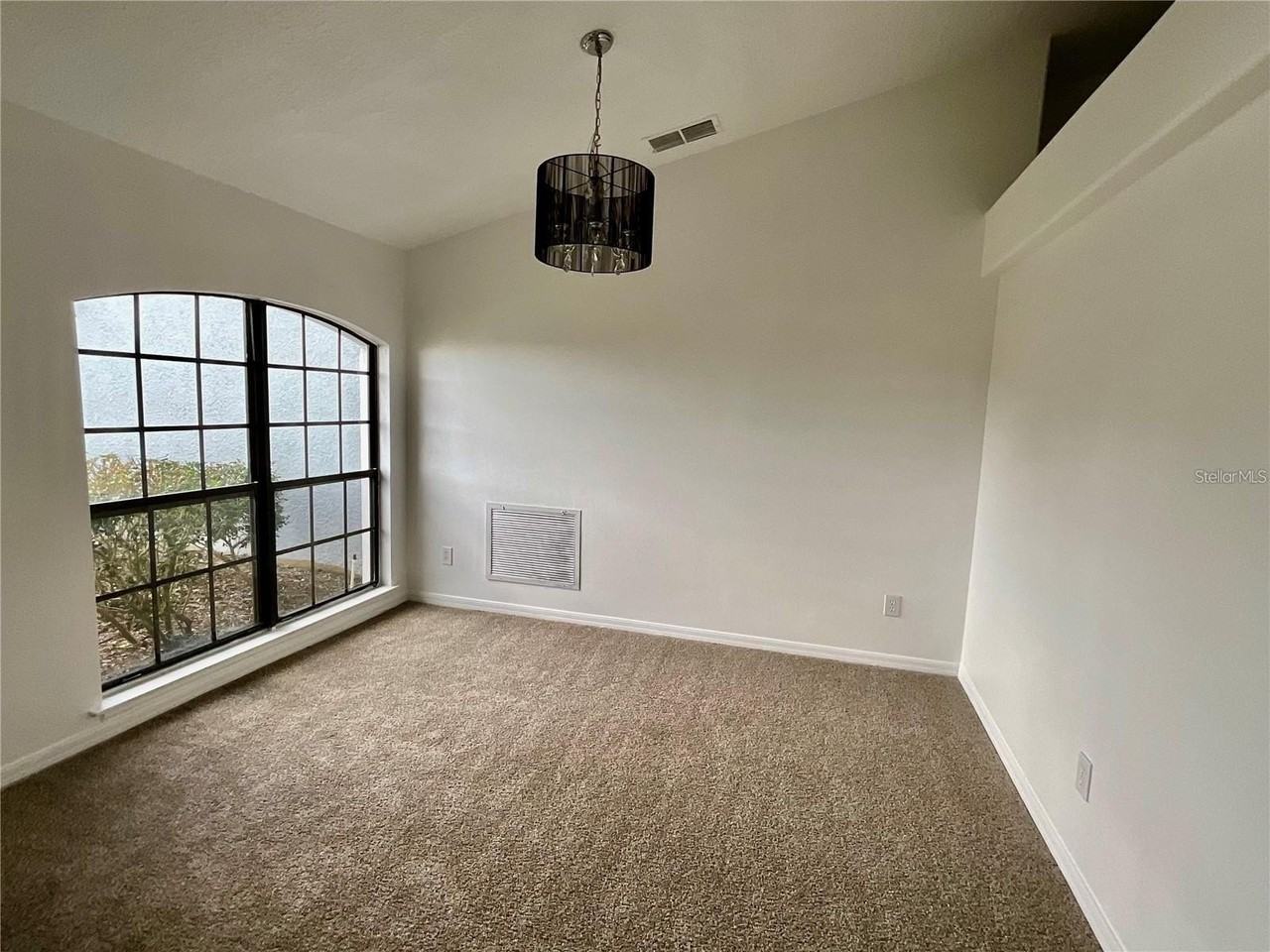 511 Coventry Rd - Photo 2 of 18