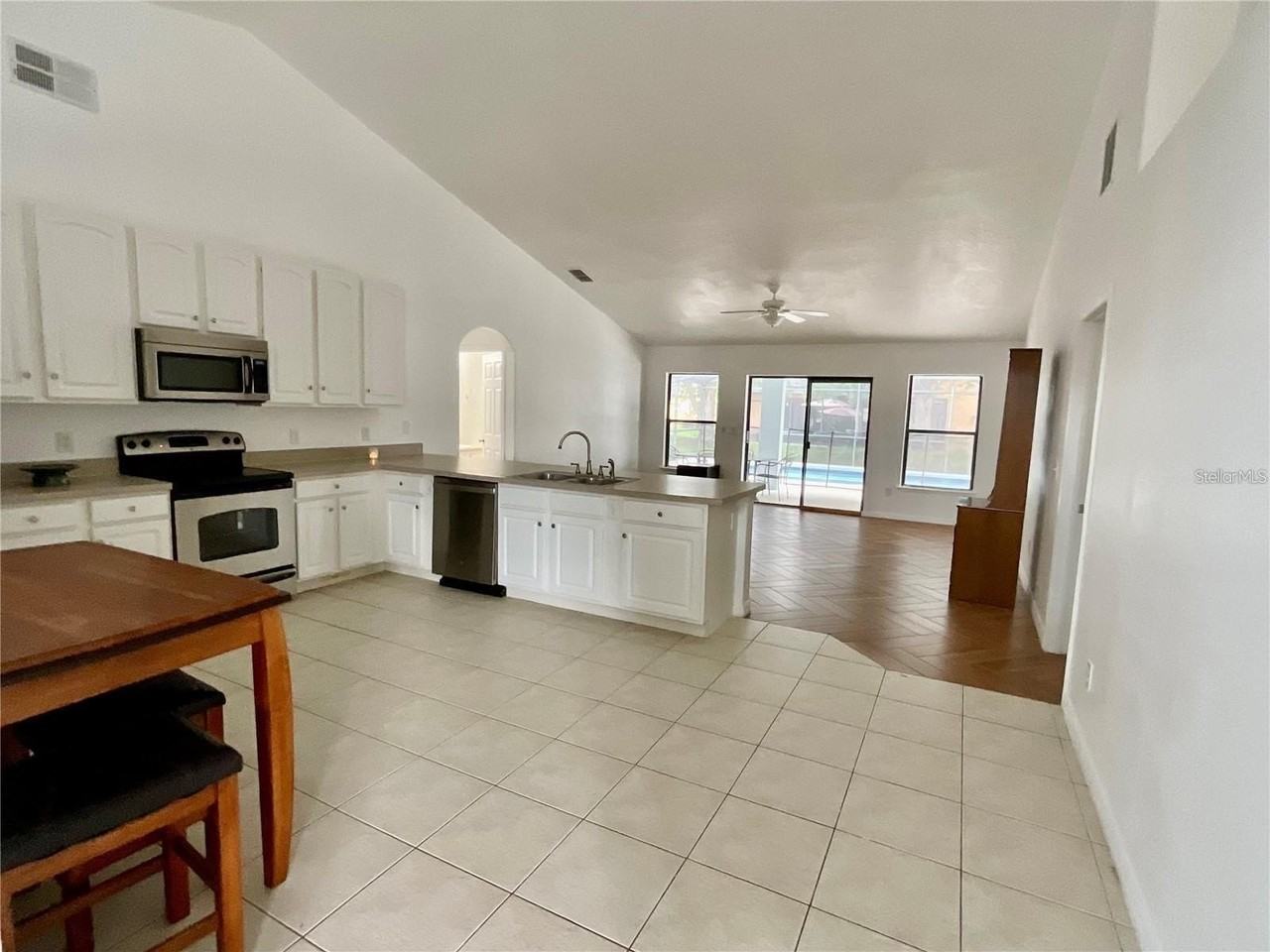 511 Coventry Rd - Photo 4 of 18