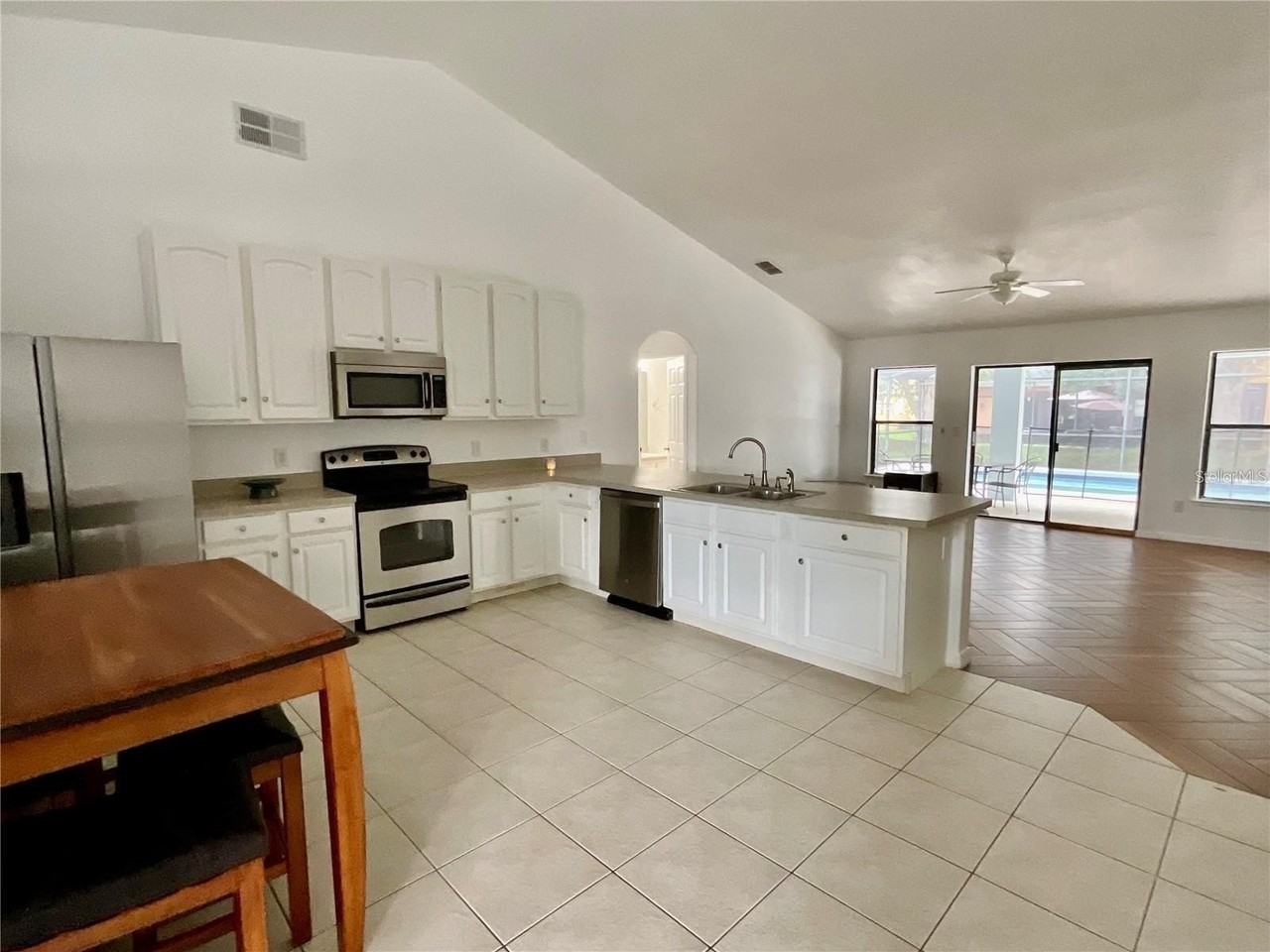 511 Coventry Rd - Photo 5 of 18