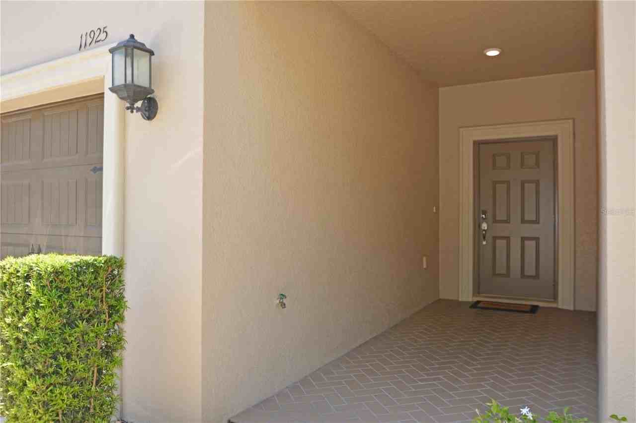 11925 Greengate Dr - Photo 2 of 47