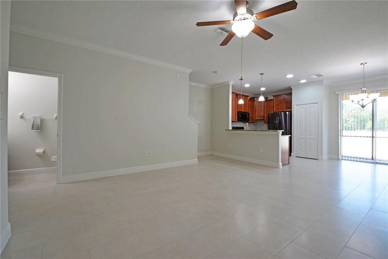 11925 Greengate Dr - Photo 3 of 47