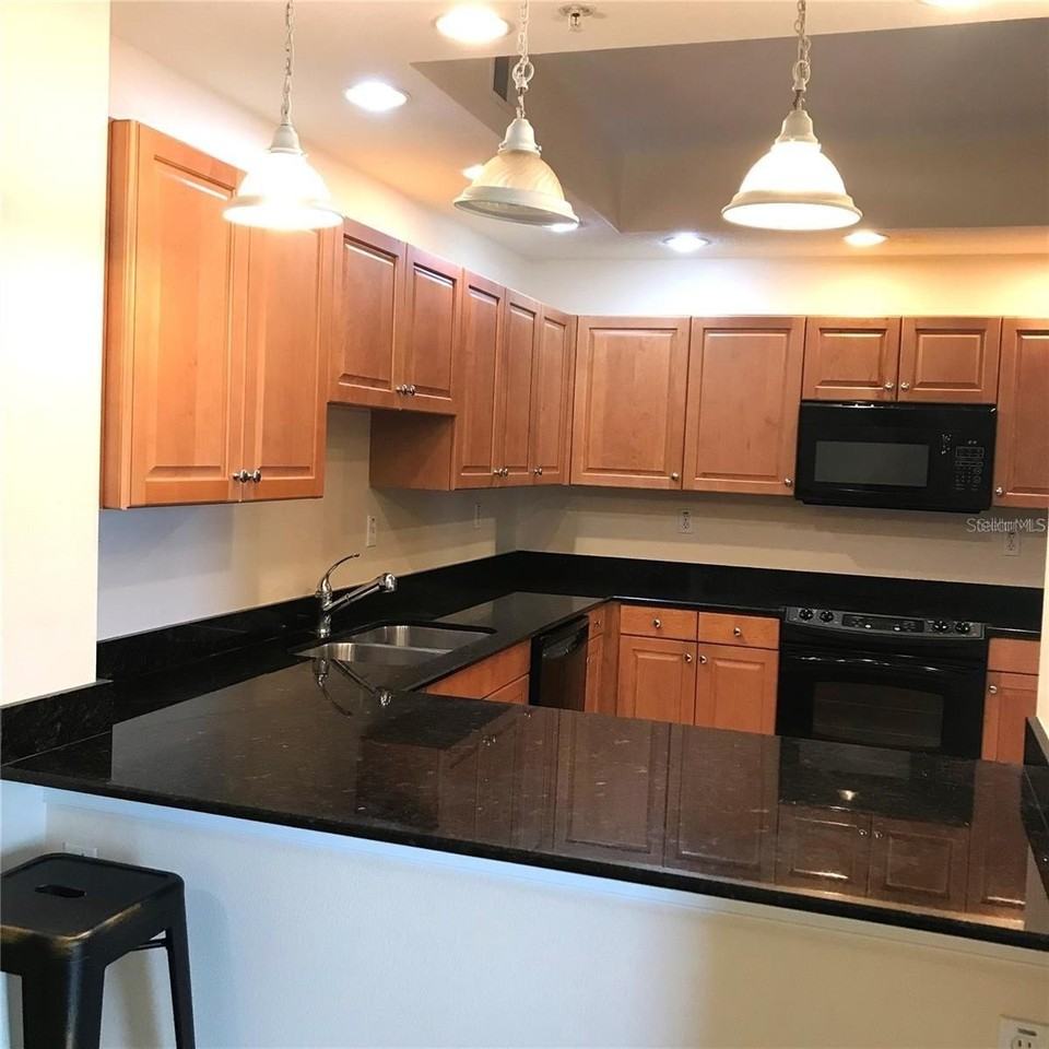 628 Cleveland St #903 - Photo 6 of 31