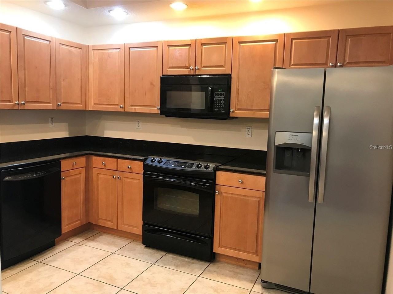 628 Cleveland St #903 - Photo 7 of 31