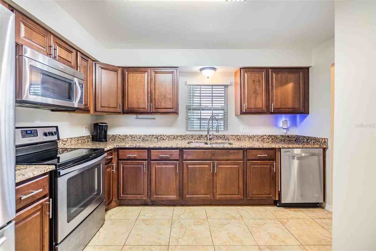 701 Poinsettia Rd #306 - Photo 6 of 27