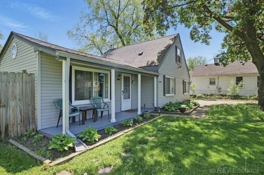1840 Manse Rd - Photo 2 of 16
